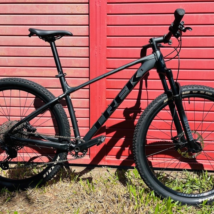 Bicicleta de montanha Trek X Caliber 8 L 2023 seminova - impecável