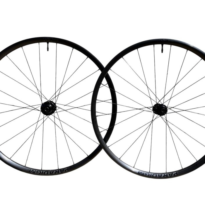 Par de Rodas de Estrada Bontrager Paradigm 23 TLR DISC novas Completas