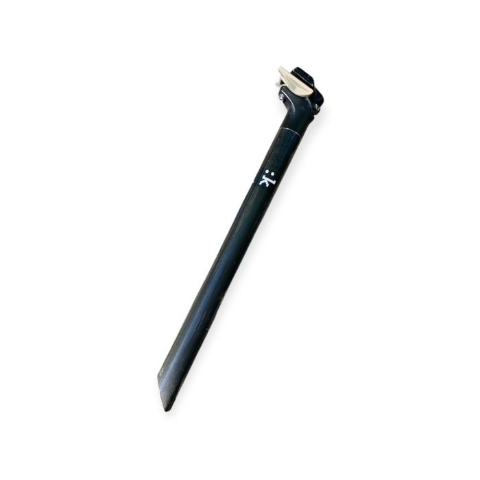 Canote de Selim Fizik Cyrano R1 Carbono – 31,6 x 400 mm