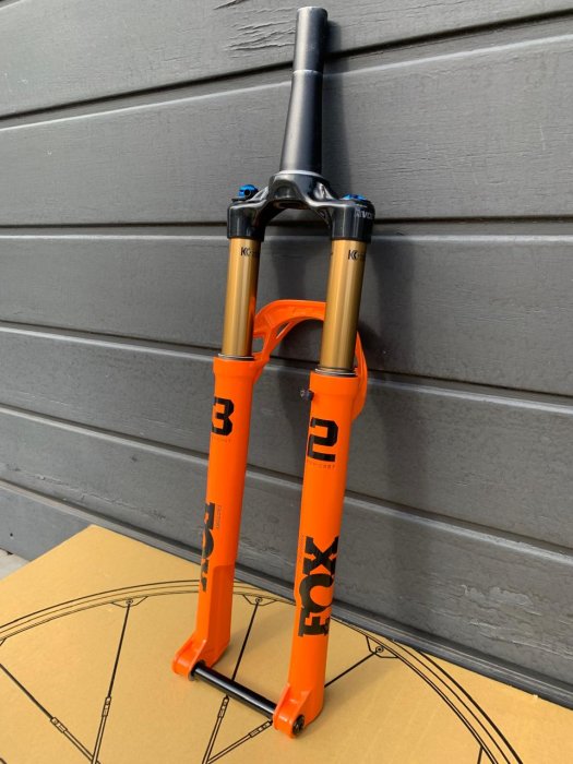 Garfo de Suspensão FOX Factory 32 Step-Cast 29 100mm Kashima 2024 - Boost